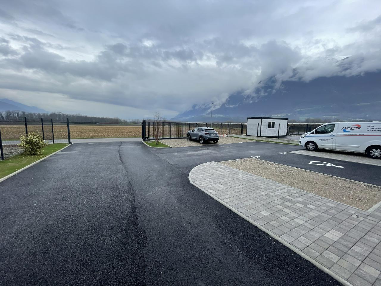 Local d'activité Sainte-Hélène-sur-Isère 471m² Location local d'activité Sainte-Hélène-sur-Isère Savoie OLACT2421265 1